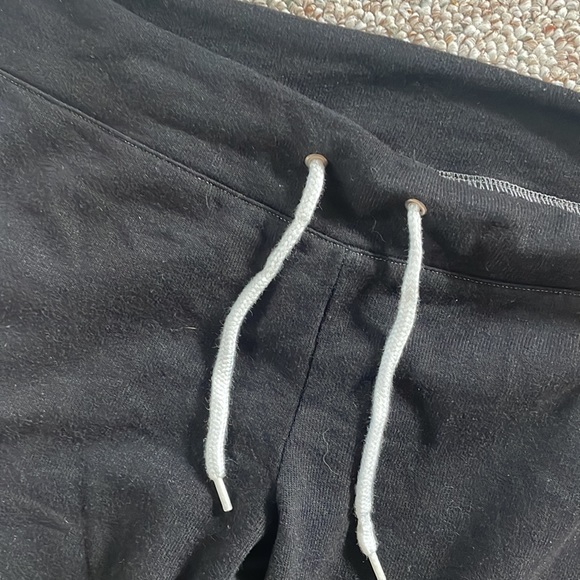 Monrow Classis Sweat Pants. - Picture 4 of 6